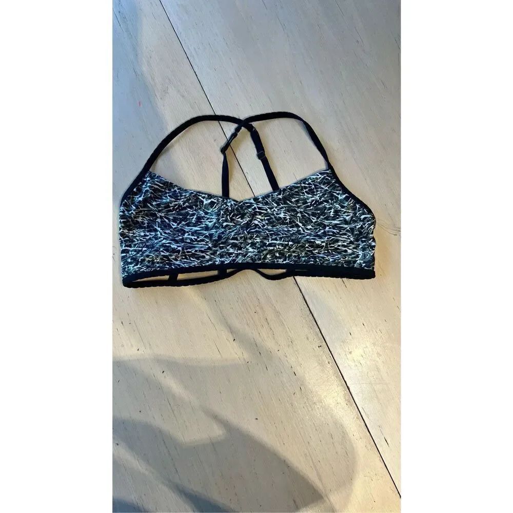 Lululemon Athletica Hot Spell Cage Sports Bra Black White SZ M (8/10)